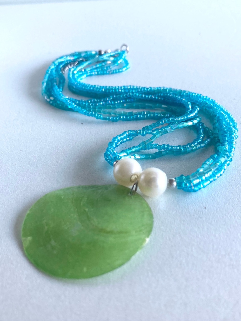 Blue seas Beaded Necklace with Green shell like Pendant - Picture 2 of 7